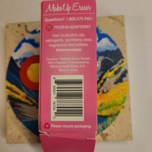 The Original MakeUp Eraser - Travel Size - Picture 2 of 2